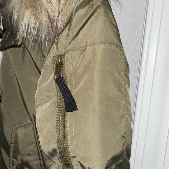 Hollister Olive Green Fur Hooded Puffer Jacket - Picture 5 of 6